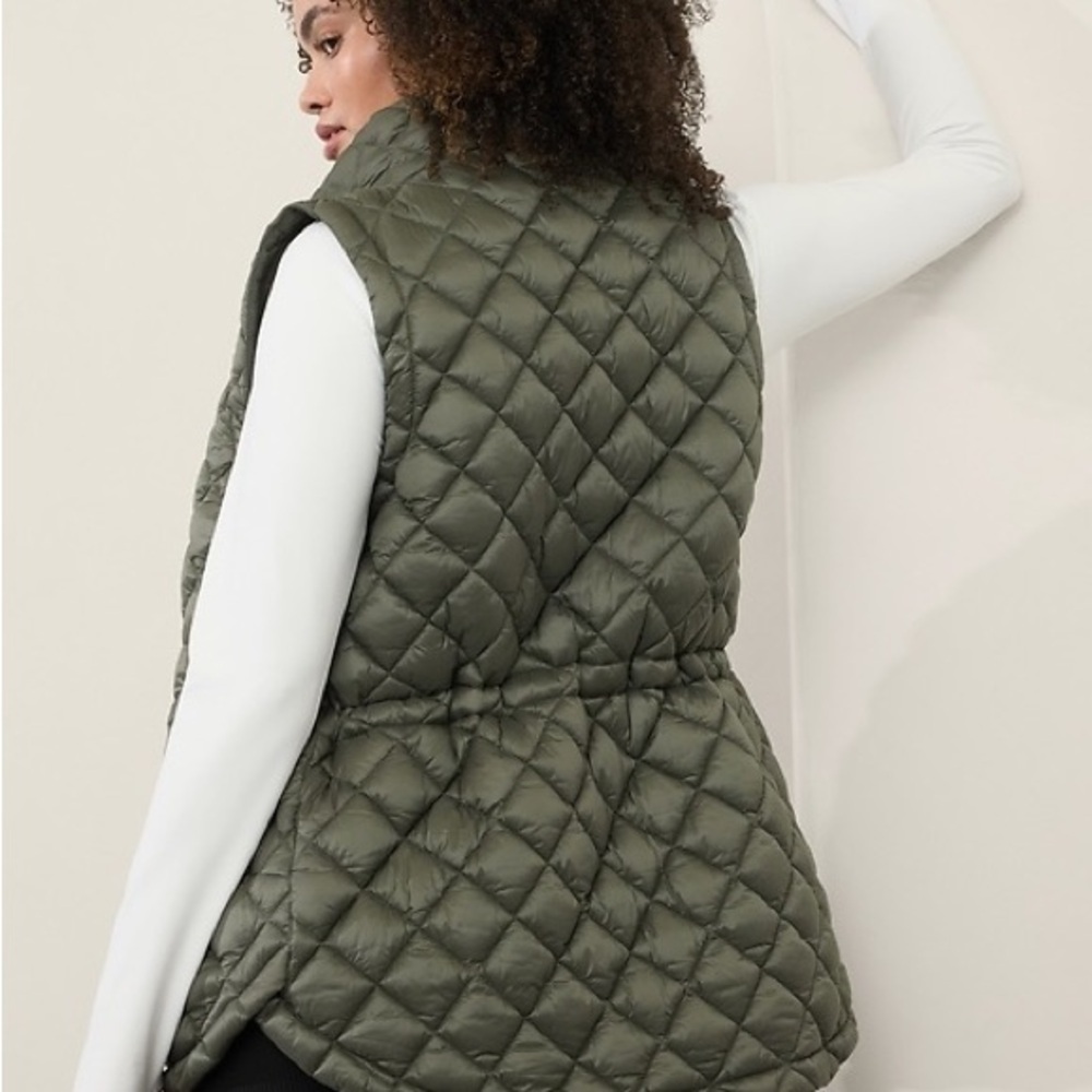 Athleta Whisper Featherless Puffer Vest size S